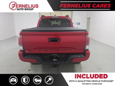 Used 2022 Toyota Tacoma TRD Sport w/ TRD Premium Sport Package AWD/4WD image 6