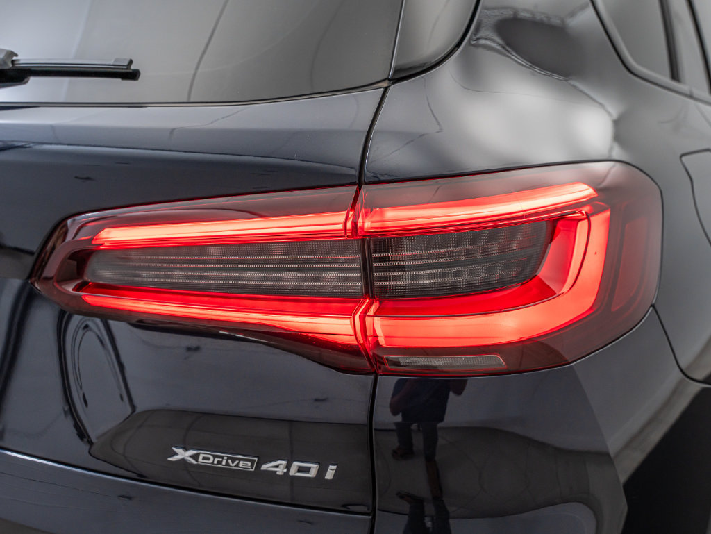 Used 2022 BMW X5 xDrive40i w/ M Sport Package AWD/4WD image 9