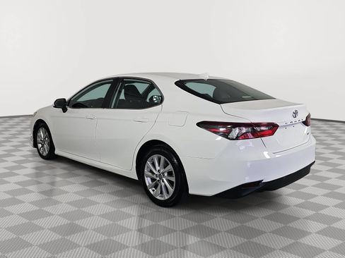 Used 2021 Toyota Camry LE FWD image 6