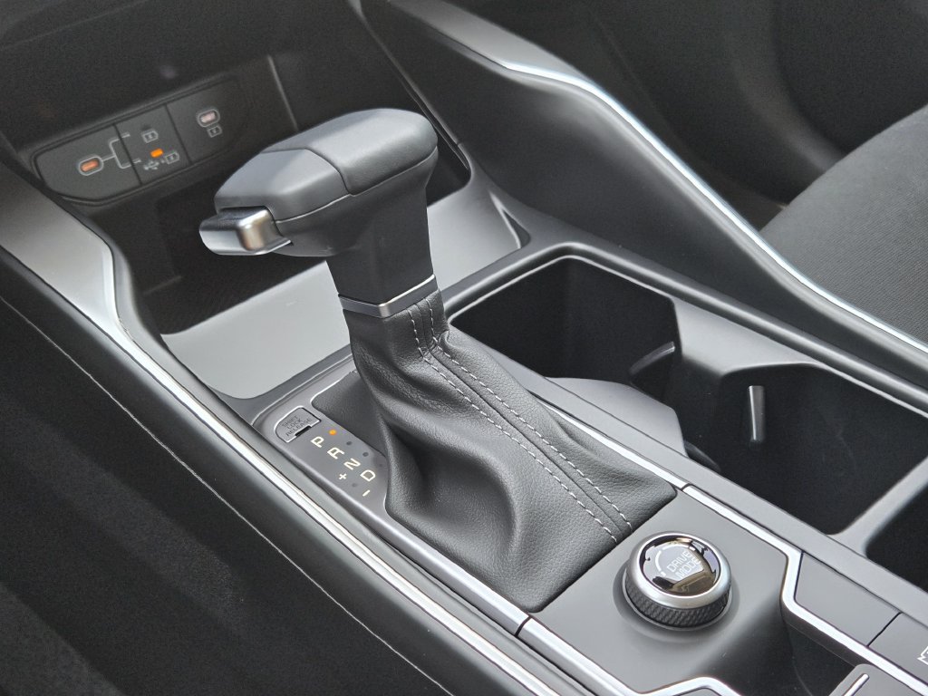 New 2026 Kia Sorento LX FWD image 18