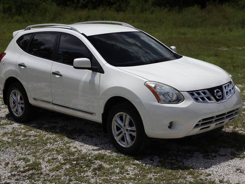 Used 2013 Nissan Rogue SV AWD/4WD image 15