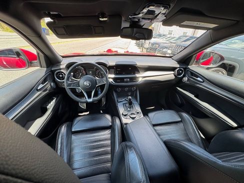 Used 2019 Alfa Romeo Stelvio Ti Sport w/ Quick Order Package 22S Sport AWD/4WD image 11