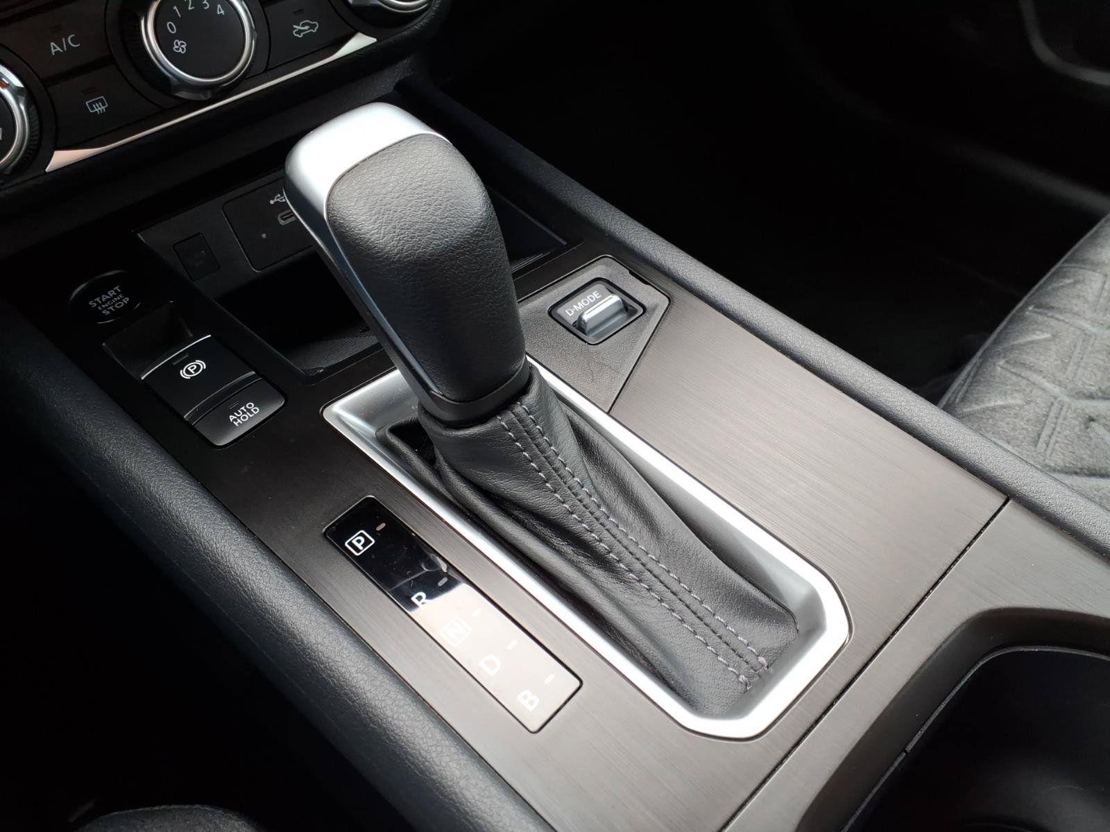Certified 2025 Nissan Kicks SV FWD image 24