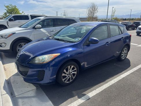 Used 2013 MAZDA MAZDA3 i Touring image 2