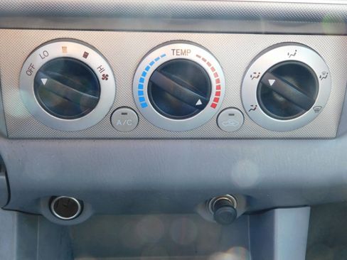 Used 2005 Toyota Tacoma PreRunner image 11