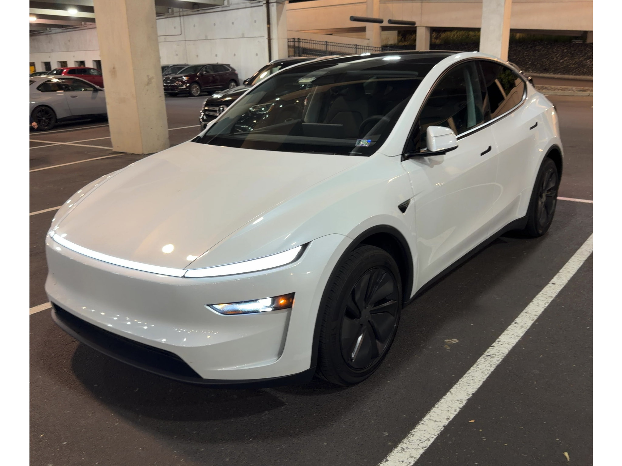 Used 2026 Tesla Model Y AWD image 1