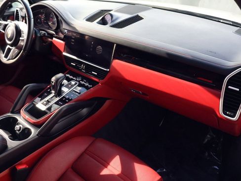 Certified 2023 Porsche Cayenne image 24