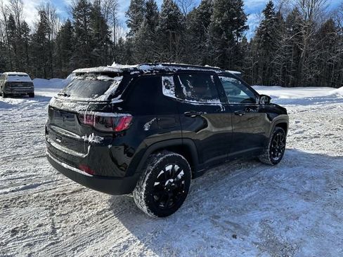 New 2026 Jeep Compass Latitude image 5