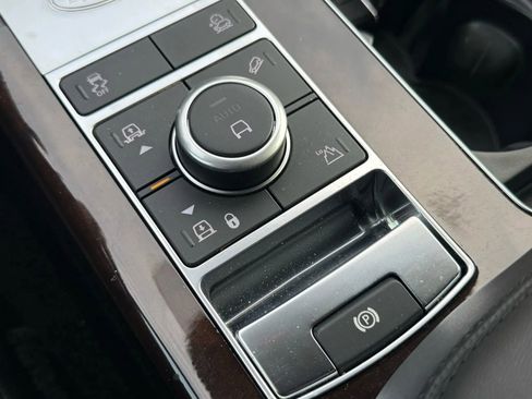 Used 2022 Land Rover Range Rover Westminster Edition image 17