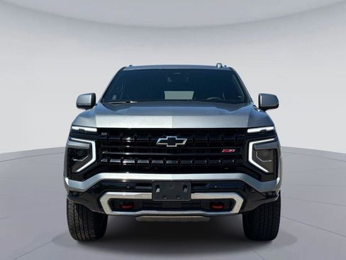 Used 2025 Chevrolet Suburban Z71 AWD/4WD image 9