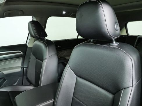 Certified 2022 Volkswagen Atlas SE FWD image 8