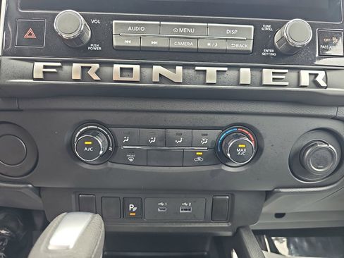 Used 2026 Nissan Frontier SV w/ Tow Package RWD image 25