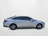 Used 2021 Hyundai Elantra SE image 4