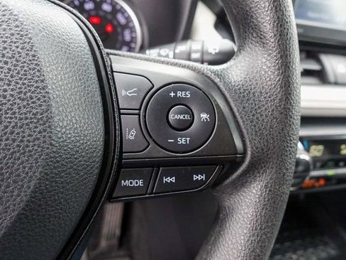 Used 2022 Toyota RAV4 XLE image 14