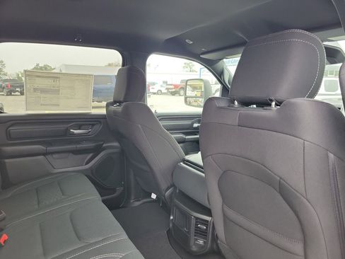 New 2026 RAM 1500 Express AWD/4WD image 27