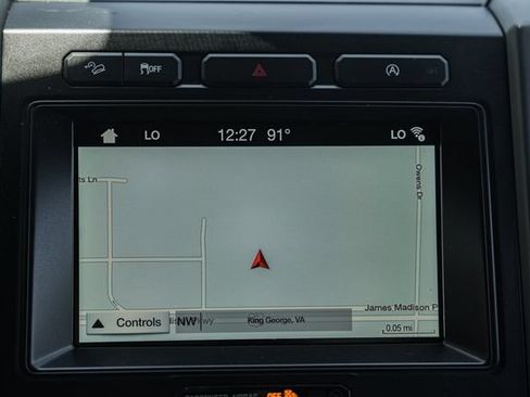 Used 2018 Ford Expedition XLT w/ Equipment Group 202A AWD/4WD image 31