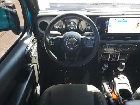 Certified 2024 Jeep Wrangler Unlimited w/ Convenience Group AWD/4WD image 17