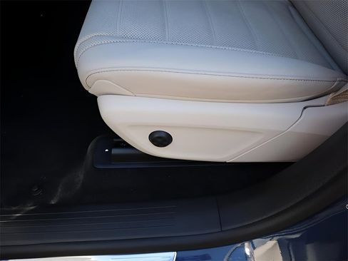 New 2026 Mercedes-Benz GLE 450 GLE 450 Coupe image 32