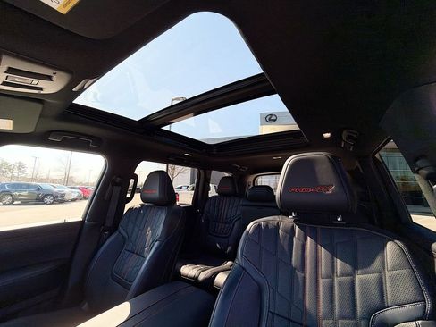 Used 2025 Nissan Armada PRO-4X w/ Pro-4X Premium Package image 10