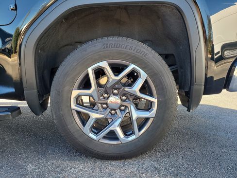 Used 2023 GMC Sierra 1500 SLT w/ SLT Premium Package image 9