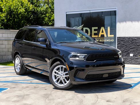 Used 2024 Dodge Durango GT RWD image 2