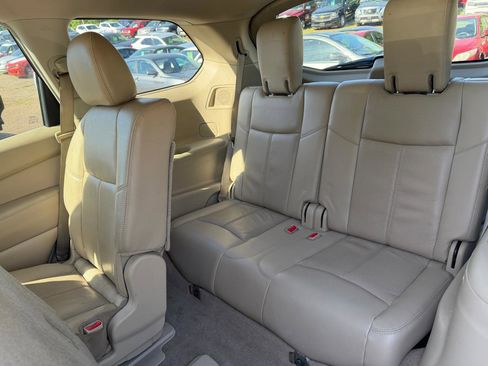 Used 2013 Nissan Pathfinder Platinum w/ Platinum Premium Pkg FWD image 16