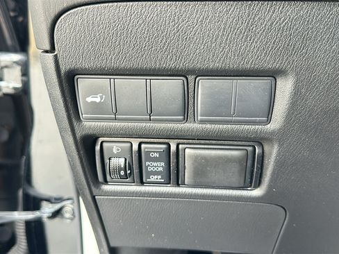 Used 2018 Nissan Armada SL w/ Moonroof Package AWD/4WD image 16