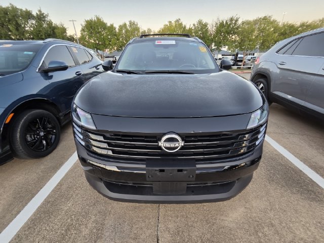 Used 2026 Nissan Kicks SV w/ Charging Package FWD image 2