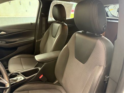 Used 2023 Buick Encore GX Preferred w/ Cold Weather Comfort Package AWD/4WD image 11