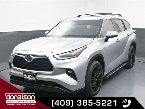 Used 2021 Toyota Highlander XLE image 5