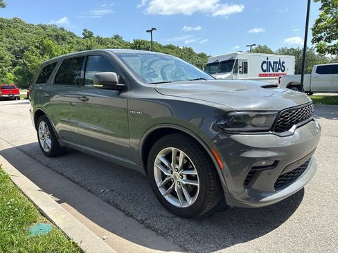 Used 2022 Dodge Durango R/T w/ Trailer Tow Group IV AWD/4WD image 3