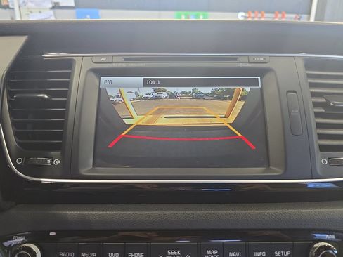 Used 2015 Kia Sedona SX FWD image 25
