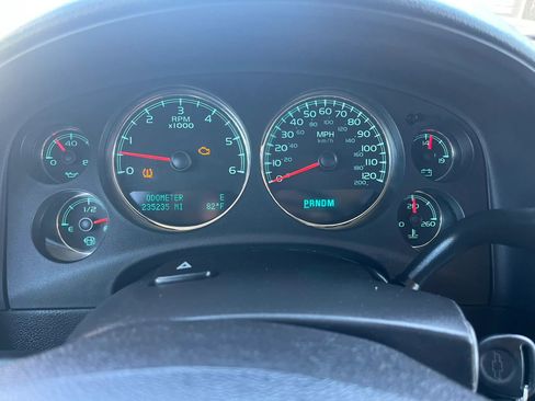 Used 2009 Chevrolet Suburban LT image 19