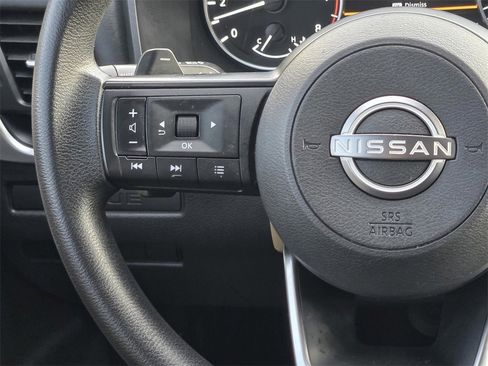 Used 2023 Nissan Rogue S image 14