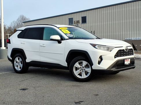 Used 2021 Toyota RAV4 XLE image 2