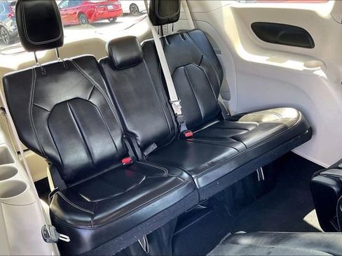 Used 2023 Chrysler Pacifica Touring-L FWD image 35