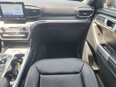 Used 2020 Ford Explorer XLT w/ Equipment Group 202A AWD/4WD image 11