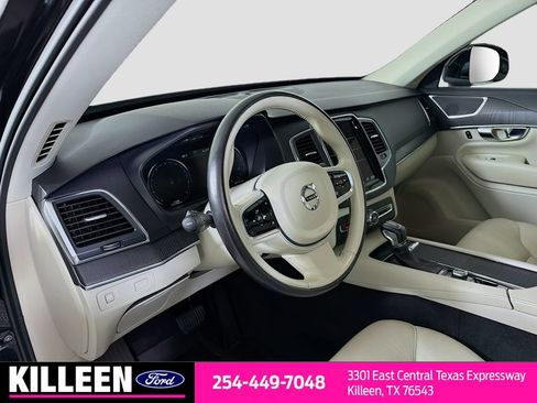 Used 2020 Volvo XC90 T5 Momentum w/ Protection Package Premier AWD/4WD image 10