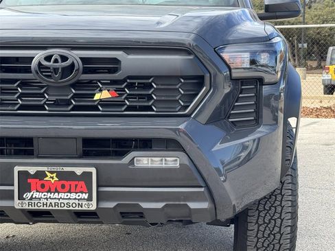 Used 2024 Toyota Tacoma TRD Off-Road image 8