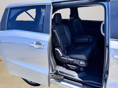 Used 2023 Honda Odyssey Touring image 30