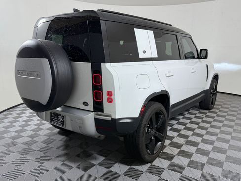 Used 2023 Land Rover Defender 110 S AWD/4WD image 9