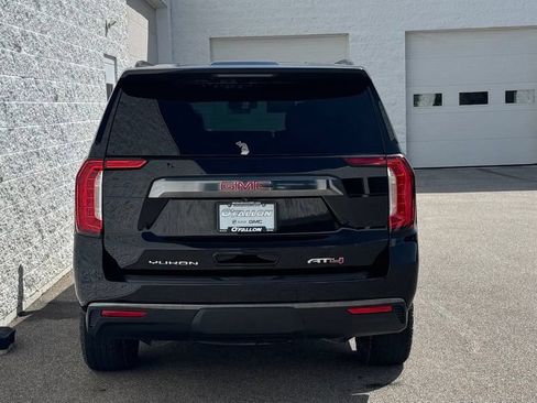 Used 2023 GMC Yukon AT4 w/ AT4 Premium Package AWD/4WD image 4
