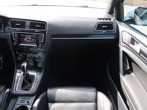 Used 2015 Volkswagen GTI SE FWD image 15