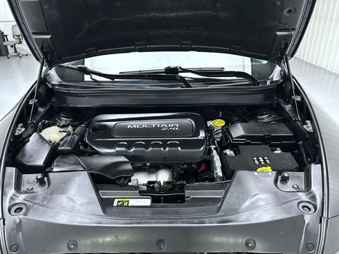 Used 2018 Jeep Cherokee Limited AWD/4WD image 24