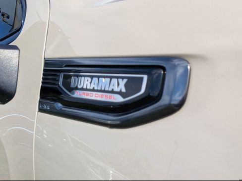 Used 2022 GMC Sierra 1500 AT4 image 12