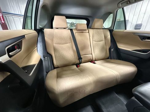 Used 2025 Toyota RAV4 XLE image 22