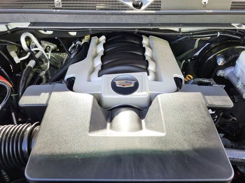 Used 2019 Cadillac Escalade Premium Luxury AWD/4WD image 24