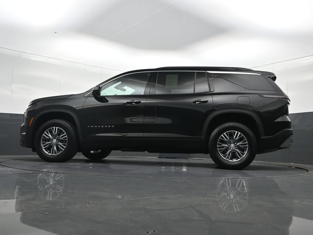 Certified 2026 Chevrolet Traverse LT w/ Driver Confidence Package FWD image 34