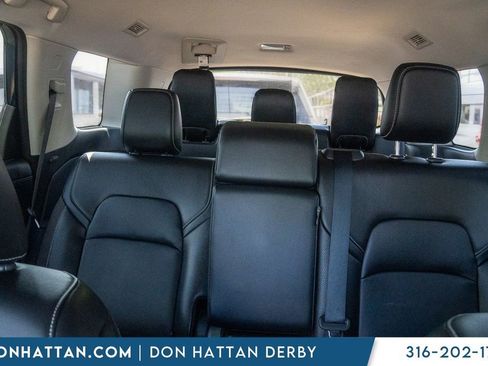 Used 2023 Nissan Pathfinder SL AWD/4WD image 20