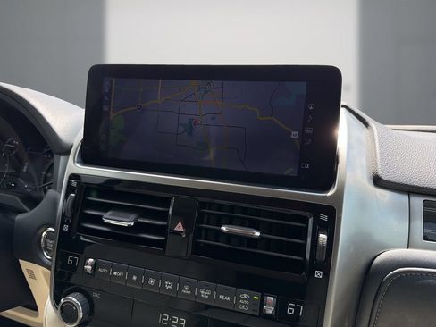Used 2022 Lexus GX 460 Premium w/ Premium Package AWD/4WD image 19